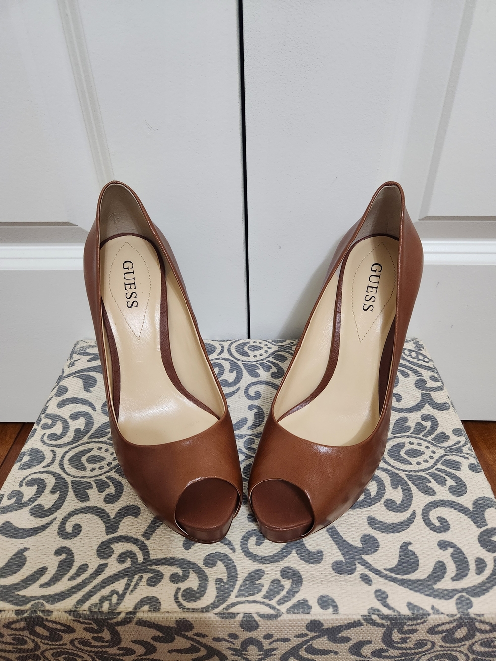 GUESS Y2K Tan Brown Leather Peep-Toe Heels/Platforms